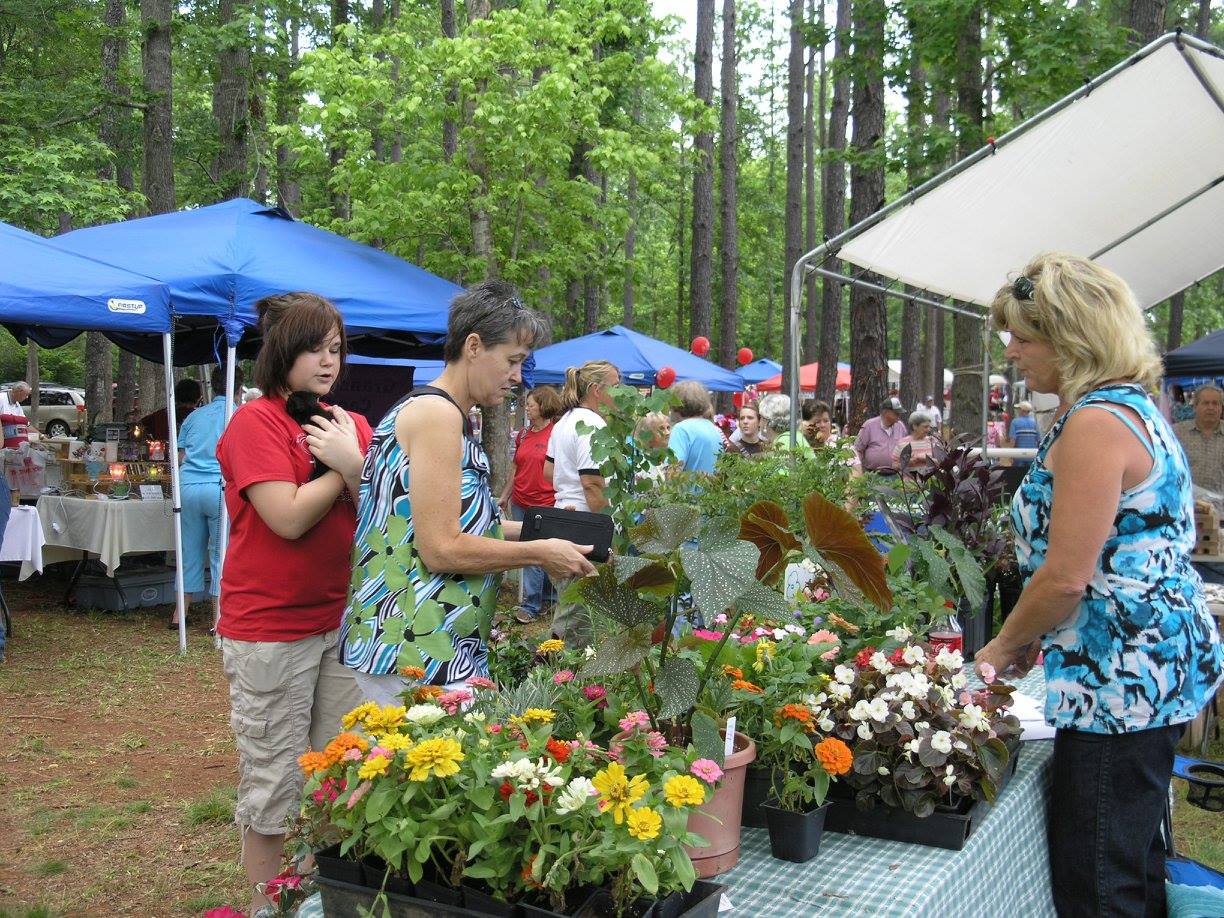 El Camino Real de los Tejas Sale on the Trail
